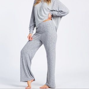 NEW NWT Billabong Loose Ends Pant